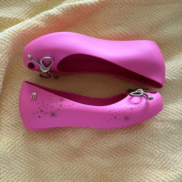 Melisa hot pink Mary Jane 1 nwot stars in gold on sides and gold toe bow - Picture 4 of 10